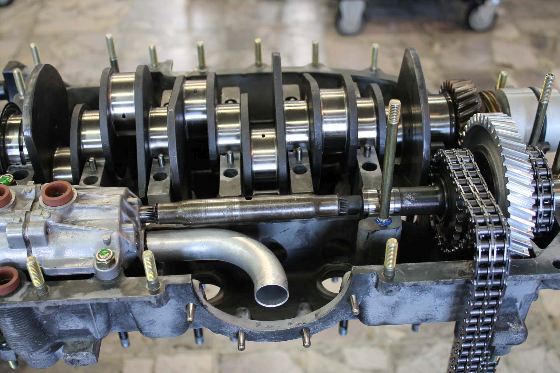 Motorgehäusebearbeitung Ölbypassbohrung 901.101.912.00
